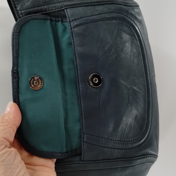 Stone Mountain leather green shoulder bag zip top with multiple pockets - Picture 3 of 8